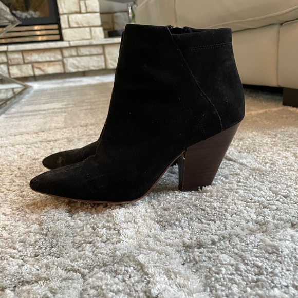 Saks fifth Ave suede ankle boots - Picture 3 of 4